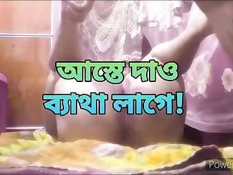 Torrid Desi MUMMY gets her ginormous bum stuffed by her cuckold neighbor in homemade hotwife vid
