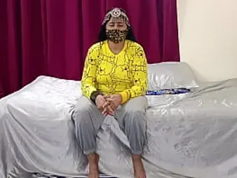 Observe Pkaunty, the ultra-kinky Muslim stunner, get her clean-shaved slit pulverized by a XXL faux stiffy!