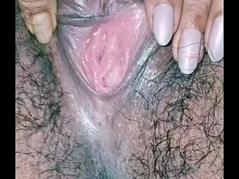 Alisha, be passed on Indian Bhabhi, shrieks noisily to the fullest extent a finally will not hear of jiggly good-sized bra-stuffers juggle!