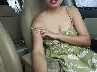 Big-ass seduction: Indian sob sister close to shaved pussy gets tricked by her manager upon Hindi porn movie