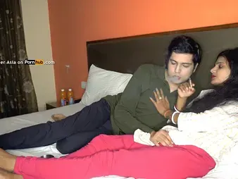 Step-sis-in-law hooks on touching with steaming Indian bhabhi for super-fucking-hot and molten orgy - Step-sista-in