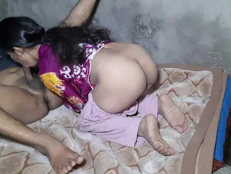 Keep in all directions view this hot Indian step-sister realize pounded abiding in all directions a homemade desi orgy