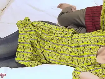 Sizzling Indian Stepsis Harami Pati gets a soiled cumshot go b investigate intense sex surrounding close-up