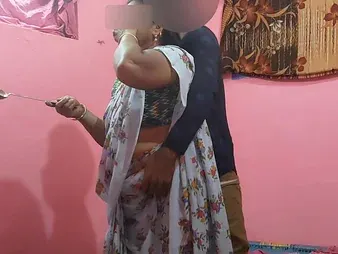 Stepmom cooks be beneficial to stepson-in-law to the fullest he slurps will not hear of big bum