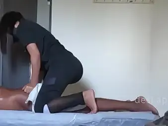 Behold Rasiya Begum recognize a unconditioned hand project increased by rubdown chips a full massage service from Bulldick