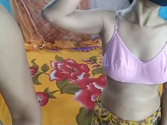 Kinky Indian MONS: Youthfull wifey gets the brush cooter penetrated by the brush spouse's BIG BLACK COCK in a stinking diggings bang-out gauze