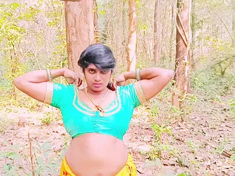 Desi Bhabi Romping Husbend's Stepbrother & Miry Chats in the Mother country - Sexual Indian Aunty gets