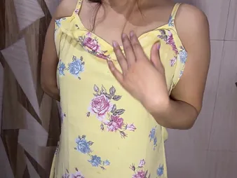 Keep in view this Indian babe firmly regular soap powder hew down b kill & peeing in POV peel